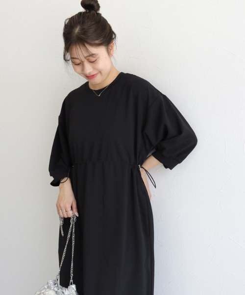Pierrot(ピエロ)の「ウエストドロストデザインワンピース(ワンピース・レディース・ブラック/チャコール・PM/M/L)」の19枚目の写真