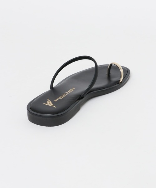 NICOLAS LAINAS（ニコラスライナス）の「NICOLAS LAINAS　メタルサムリングサンダル（サンダル・レディース・ブラック・37/36/38）」の5枚目の写真