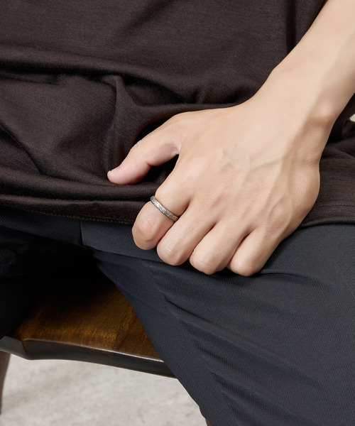GILD(ギルド)の「GILD ギルド / Curved top atypical narrow ring シルバー925エイティピカルナローリング / G251-RI03(リング・メンズ・シルバー/プラチナム/ゴールド・11号/9号/7号/21号/19号/17号/15号/13号)」の18枚目の写真