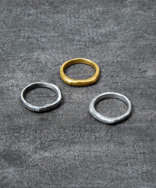 GILD(ギルド)の「GILD ギルド / Curved top atypical narrow ring シルバー925エイティピカルナローリング / G251-RI03(リング・メンズ・シルバー/プラチナム/ゴールド・11号/9号/7号/21号/19号/17号/15号/13号)」の4枚目の写真
