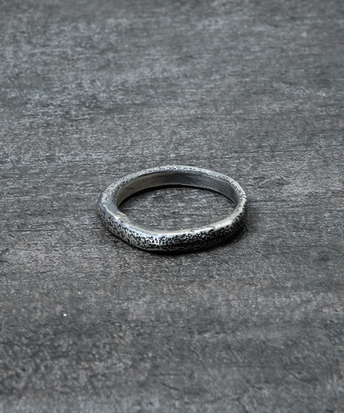 GILD(ギルド)の「GILD ギルド / Curved top atypical narrow ring シルバー925エイティピカルナローリング / G251-RI03(リング・メンズ・シルバー/プラチナム/ゴールド・11号/9号/7号/21号/19号/17号/15号/13号)」の9枚目の写真