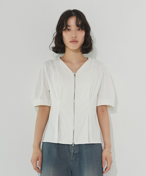 UNITED TOKYO（ユナイテッドトウキョウ）の「ジップアップペプラムトップス｜細見え/ウォッシャブル/Tシャツ/半袖/春服（Tシャツ/カットソー・レディース・ブラック/ホワイト・FREE）」の6枚目の写真