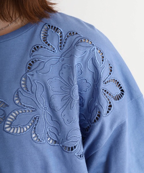 FUNALIVE(ファンアライブ)の「花柄カットワーク刺繍ルーズカットソー(Tシャツ/カットソー・レディース・ブラック/ブルー/ホワイト・FREE)」の20枚目の写真