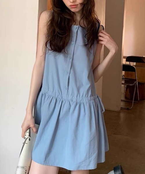 Achic(アシック)の「ウエストリボンギャザーノースリーブワンピース(ワンピース・レディース・ブルー/レッド・M)」の1枚目の写真