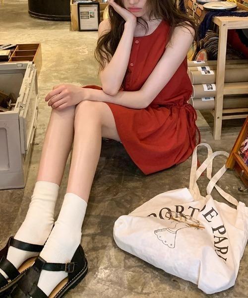 Achic(アシック)の「ウエストリボンギャザーノースリーブワンピース(ワンピース・レディース・ブルー/レッド・M)」の20枚目の写真