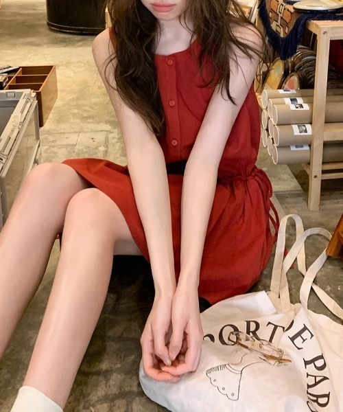 Achic(アシック)の「ウエストリボンギャザーノースリーブワンピース(ワンピース・レディース・ブルー/レッド・M)」の19枚目の写真