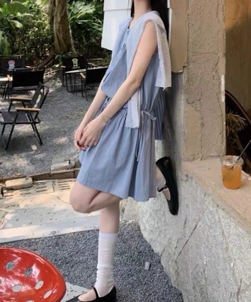 Achic(アシック)の「ウエストリボンギャザーノースリーブワンピース(ワンピース・レディース・ブルー/レッド・M)」の13枚目の写真