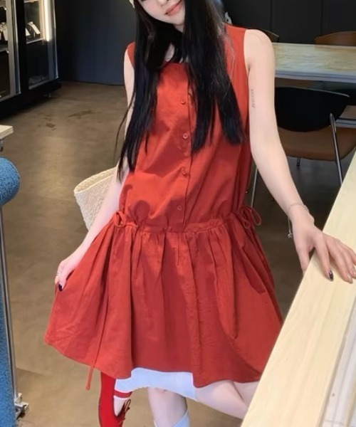 Achic(アシック)の「ウエストリボンギャザーノースリーブワンピース(ワンピース・レディース・ブルー/レッド・M)」の12枚目の写真