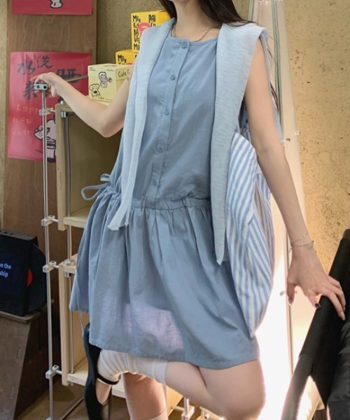 Achic(アシック)の「ウエストリボンギャザーノースリーブワンピース(ワンピース・レディース・ブルー/レッド・M)」の11枚目の写真