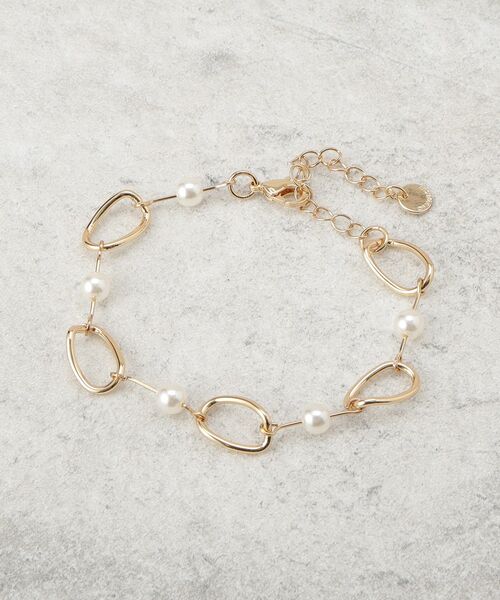 OPAQUE.CLIP(オペークドットクリップ)の「メタル×フェイクパールブレスレット(ブレスレット・レディース・ゴールド/シルバー・00)」の2枚目の写真