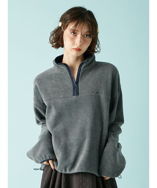 LILY BROWN（リリーブラウン）の「ハーフジップロゴ刺繍フリース