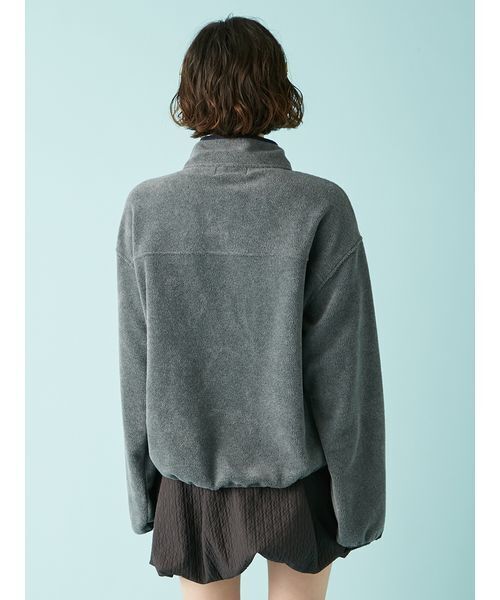 LILY BROWN（リリーブラウン）の「ハーフジップロゴ刺繍フリース