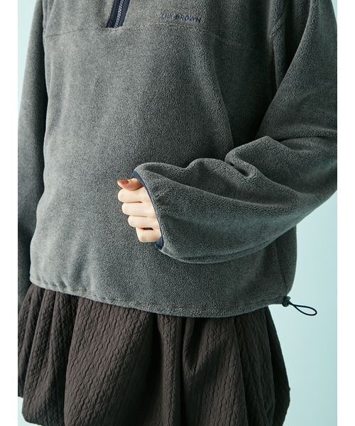 LILY BROWN（リリーブラウン）の「ハーフジップロゴ刺繍フリース