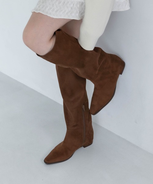 EVOL（イーボル）の「【S-LLサイズ展開・インヒール入り】インヒールロングブーツ IZ5893（ブーツ・レディース・ブラウン/ブラック/ボルドー・M/S/LL/L）」の2枚目の写真