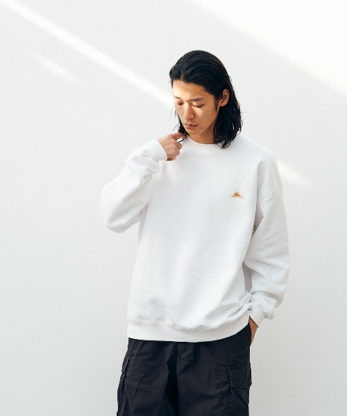 KELTY（ケルティ）の「バックヒストリーロゴクルーネックスウェット（スウェット・レディース・杢グレー/ブラック/ネイビー/ベージュ/ホワイト・L/XL/S/MEDIUM）」の16枚目の写真