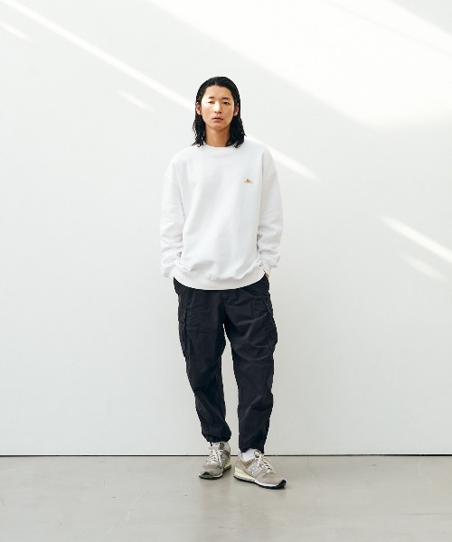 KELTY（ケルティ）の「バックヒストリーロゴクルーネックスウェット（スウェット・レディース・杢グレー/ブラック/ネイビー/ベージュ/ホワイト・L/XL/S/MEDIUM）」の8枚目の写真