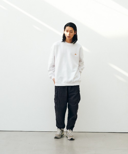 KELTY（ケルティ）の「バックヒストリーロゴクルーネックスウェット（スウェット・レディース・杢グレー/ブラック/ネイビー/ベージュ/ホワイト・L/XL/S/MEDIUM）」の9枚目の写真