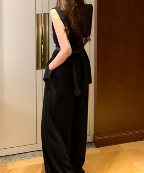 FAVORITO(ファヴォリート)の「ノースリーブトップス+ワイドパンツセットアップ(セットアップ・レディース・ライトグレー/ブラック/ベージュ・F)」の9枚目の写真