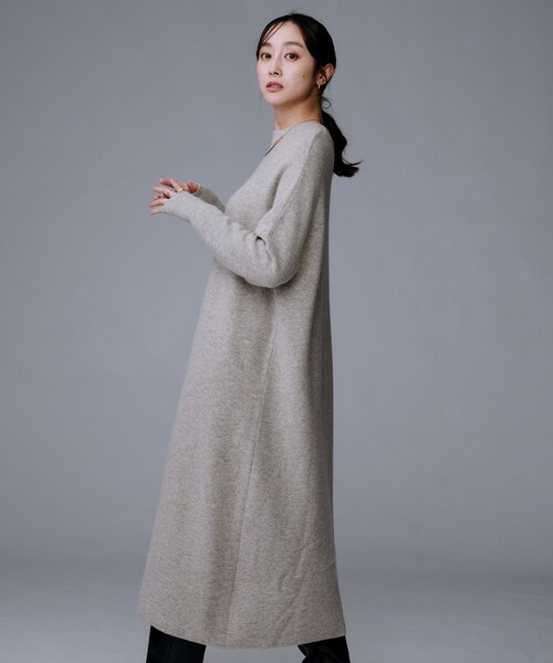 UNTITLED（アンタイトル）の「【ロング丈/ゆったりシルエット】テントライン ニットワンピース（ワンピース・レディース・ライトグレー/ブラック/ブラウン系その他・00/02/04/44/48）」の11枚目の写真