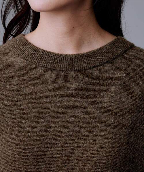 UNTITLED（アンタイトル）の「【ロング丈/ゆったりシルエット】テントライン ニットワンピース（ワンピース・レディース・ライトグレー/ブラック/ブラウン系その他・00/02/04/44/48）」の4枚目の写真