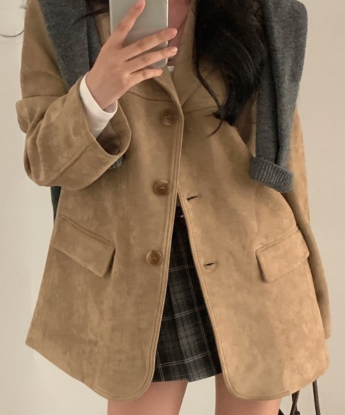 emi+(エミプラス)の「スエードテーラードジャケット(テーラードジャケット・レディース・ベージュ/ブラウン・FREE)」の4枚目の写真