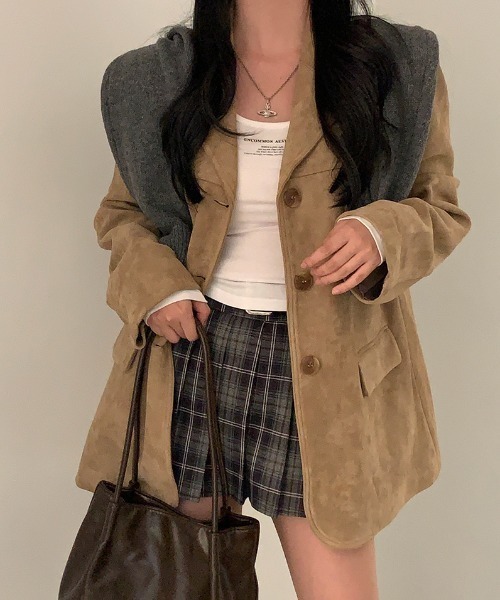 emi+(エミプラス)の「スエードテーラードジャケット(テーラードジャケット・レディース・ベージュ/ブラウン・FREE)」の10枚目の写真