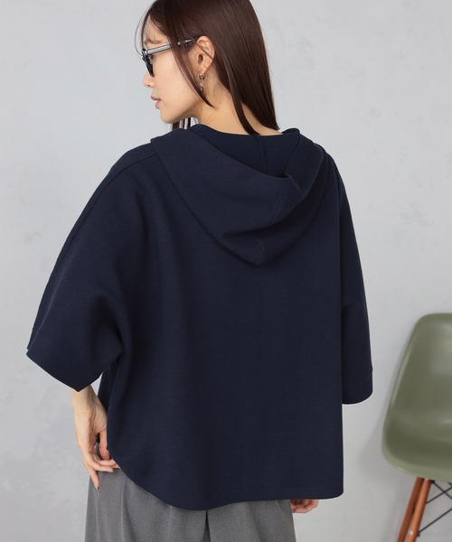 GALLORIA（ギャローリア）の「マシンウォッシャブル　フーディニットポンチョ（ニット/セーター・レディース・モカ/ネイビー・L/M）」の8枚目の写真