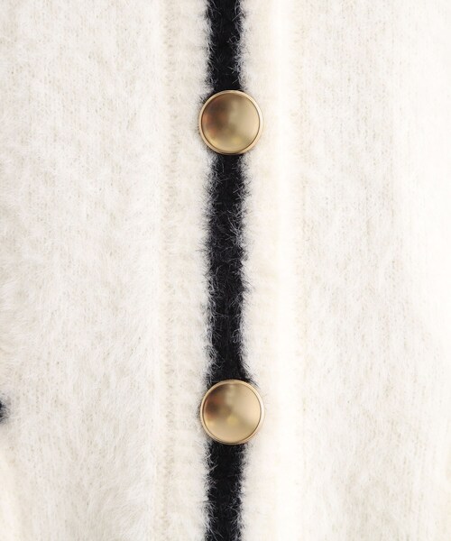 grove（グローブ）の「【石川梨華さん着用】軽やかフェザーで魅せる、クラシカルな主役カーディガン（カーディガン/ボレロ・レディース・アイボリー系4/ナチュラル/ベージュ/チャコール・02/03/01/04/05）」の10枚目の写真