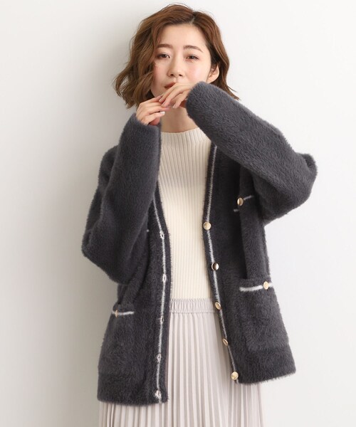 grove（グローブ）の「【石川梨華さん着用】軽やかフェザーで魅せる、クラシカルな主役カーディガン（カーディガン/ボレロ・レディース・アイボリー系4/ナチュラル/ベージュ/チャコール・02/03/01/04/05）」の11枚目の写真