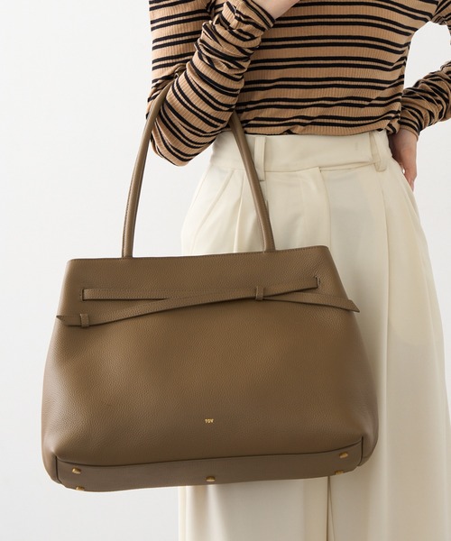 tov（トーヴ）の「【TOV】26SS新作 MIMI TOTE M（トートバッグ・レディース・ブラック/ブラウン/ホワイト/グレイッシュベージュ・FREE）」の3枚目の写真