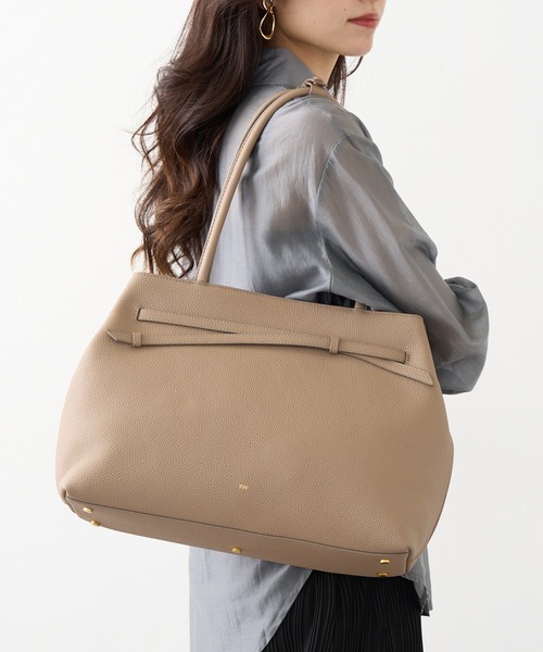 tov（トーヴ）の「【TOV】26SS新作 MIMI TOTE M（トートバッグ・レディース・ブラック/ブラウン/ホワイト/グレイッシュベージュ・FREE）」の4枚目の写真