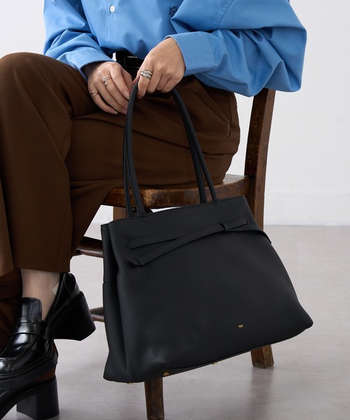 tov（トーヴ）の「【TOV】26SS新作 MIMI TOTE M（トートバッグ・レディース・ブラック/ブラウン/ホワイト/グレイッシュベージュ・FREE）」の10枚目の写真