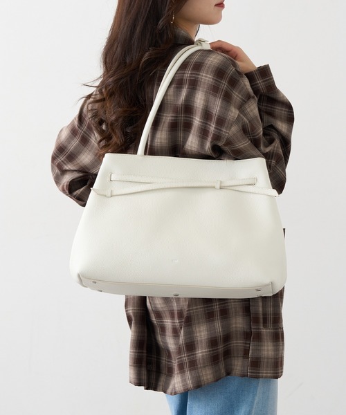 tov（トーヴ）の「【TOV】26SS新作 MIMI TOTE M（トートバッグ・レディース・ブラック/ブラウン/ホワイト/グレイッシュベージュ・FREE）」の16枚目の写真