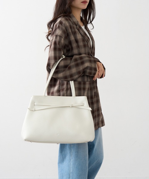 tov（トーヴ）の「【TOV】26SS新作 MIMI TOTE M（トートバッグ・レディース・ブラック/ブラウン/ホワイト/グレイッシュベージュ・FREE）」の18枚目の写真
