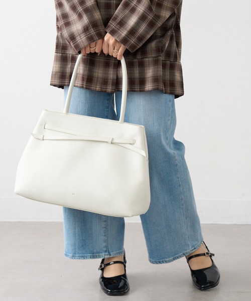 tov（トーヴ）の「【TOV】26SS新作 MIMI TOTE M（トートバッグ・レディース・ブラック/ブラウン/ホワイト/グレイッシュベージュ・FREE）」の19枚目の写真