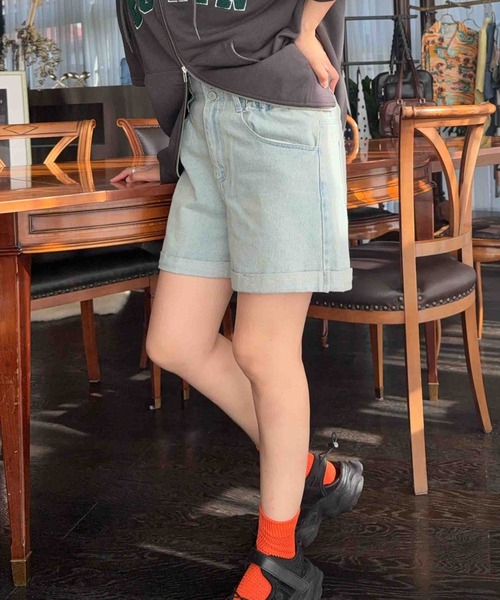 AS KNOW AS plus(アズノゥアズプラス)の「♪ロールアップハイウエストショートパンツ(その他パンツ・レディース・ブラック系/ブラック系その他/ブラウン系/ブラウン系その他/ブラウン系その他2/ホワイト系その他2/その他3/サックスブルー系3/ブラック系その他2/ブルー系3/ブラック系3/カモフラージュ/サックスブルー系/サックスブルー系1・FREE)」の9枚目の写真
