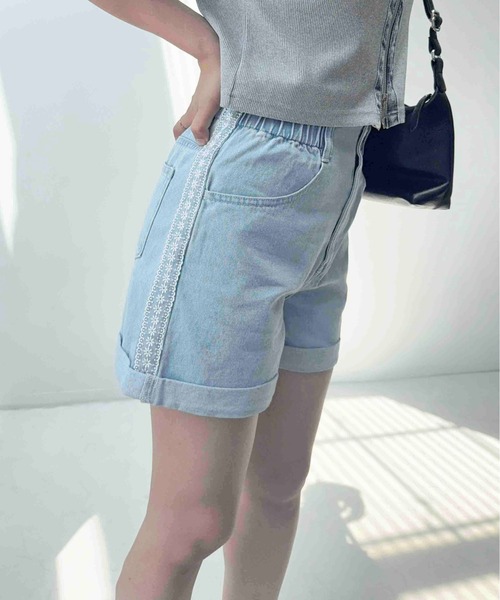 AS KNOW AS plus(アズノゥアズプラス)の「♪ロールアップハイウエストショートパンツ(その他パンツ・レディース・ブラック系/ブラック系その他/ブラウン系/ブラウン系その他/ブラウン系その他2/ホワイト系その他2/その他3/サックスブルー系3/ブラック系その他2/ブルー系3/ブラック系3/カモフラージュ/サックスブルー系/サックスブルー系1・FREE)」の10枚目の写真