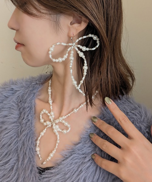 styiro(スタイロ)の「ニッケルフリー パールビーズバブルリボンフープピアス(ピアス(両耳用)・レディース・ホワイト系その他・FREE)」の4枚目の写真