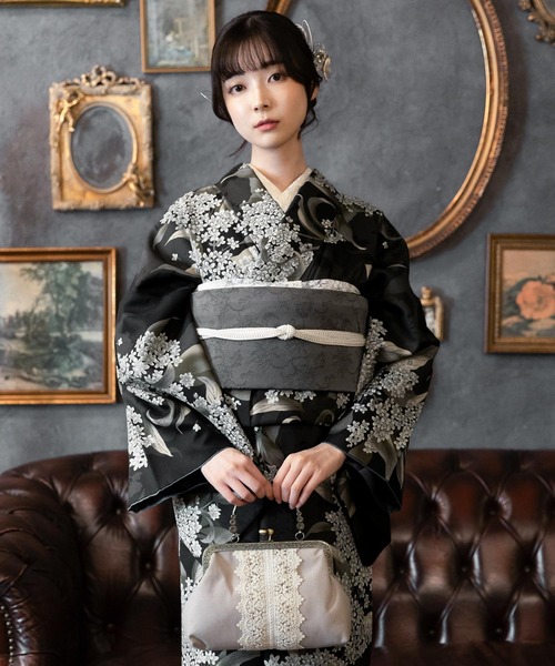 kimonomachi(キモノマチ)の「レディース 洗える着物 2点セット (袷着物+京袋帯) M/L サイズ KIMONOMACHI オリジナル 銀木犀 白木蓮 アラベスク南天 牡丹 2025-26新作 着物2点セット 小紋 福袋(着物・レディース・ブラック/キナリ/ダークブラウン/チャコールグレー/ラベンダー/ブラック系/モーブ系/グレイッシュベージュ・M/L)」の4枚目の写真