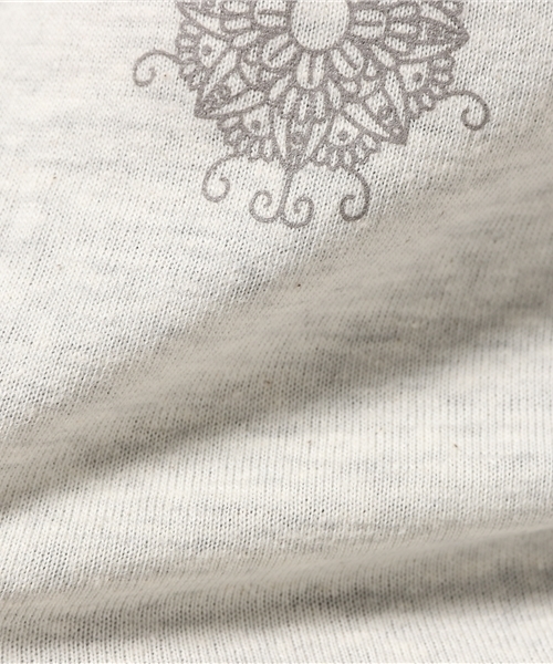 CRYSTAL BALL（クリスタルボール）の「Tattoo Print TS W（Tシャツ/カットソー・レディース・グレー/ブルー/オフホワイト・MEDIUM/SMALL）」の7枚目の写真