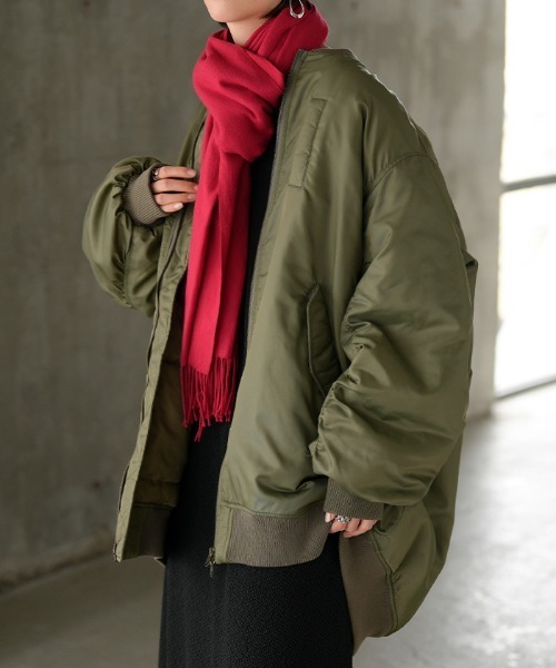 HUG.U(ハグユー)の「オーバーサイズ中綿MA-1(MA-1・レディース・ブラック/カーキ・FREE)」の1枚目の写真