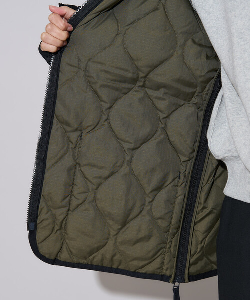 PUBLUX（パブリュクス）の「TAION/タイオン MILITARY W-ZIP V NECK DOWN JK　限定展開/ミリタリー ダブルジップ Vネック ダウン ジャケット（ダウンジャケット/コート・レディース・オリーブ/ブラック・LARGE/MEDIUM/X-LARGE）」の10枚目の写真