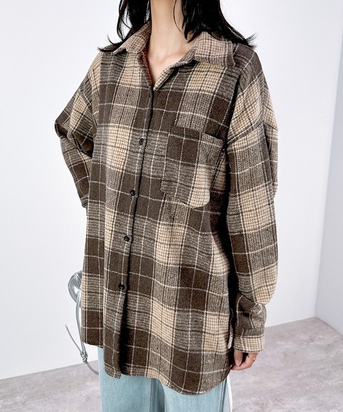 CLOTHY(クロシィ)の「【ボタンを閉めてトップス風に、開けてライトアウター風に】起毛チェックビッグシャツジャケット(シャツ/ブラウス・レディース・ブラウン/ネイビー・FREE)」の17枚目の写真