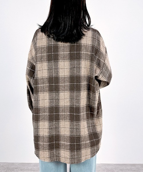 CLOTHY(クロシィ)の「【ボタンを閉めてトップス風に、開けてライトアウター風に】起毛チェックビッグシャツジャケット(シャツ/ブラウス・レディース・ブラウン/ネイビー・FREE)」の18枚目の写真