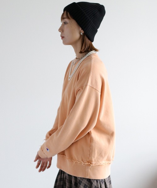 Champion(チャンピオン)の「【Champion】裏毛ヴィンテージ加工クルーネックスウェット(スウェット・レディース・ブラック系/ブルー系/ピンク系・M)」の22枚目の写真