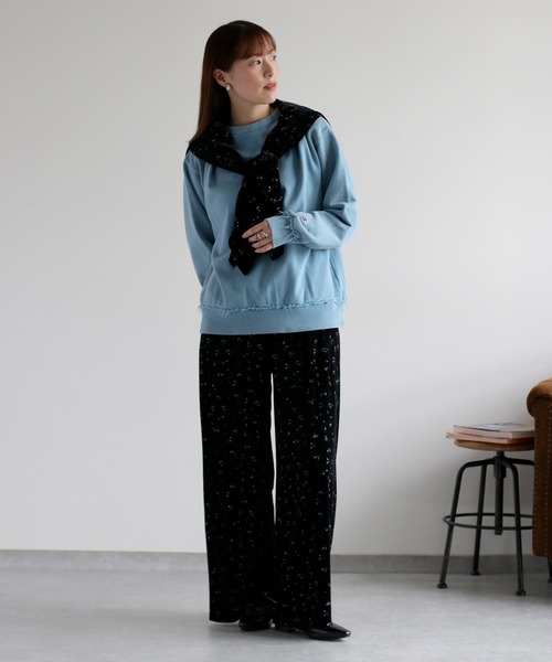 Champion(チャンピオン)の「【Champion】裏毛ヴィンテージ加工クルーネックスウェット(スウェット・レディース・ブラック系/ブルー系/ピンク系・M)」の4枚目の写真