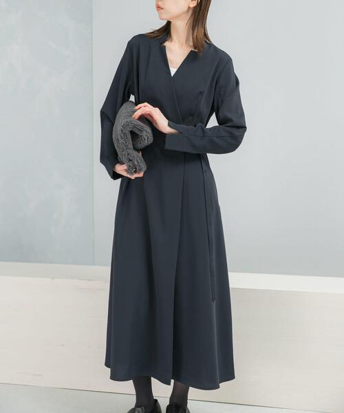 URBAN RESEARCH ROSSO WOMEN(アーバンリサーチ ロッソ)の「ベルトデザインカシュクールワンピース(ワンピース・レディース・ロイヤルブルー/ライトベージュ・FREE)」の15枚目の写真