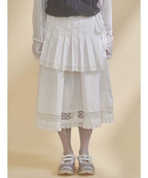 merry jenny(メリージェニー)の「pleats apron layered skirt(スカート・レディース・オフホワイト/ベージュ・FREE)」の2枚目の写真