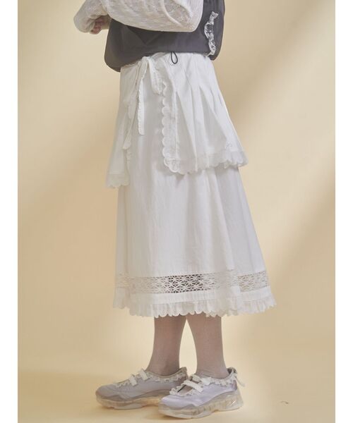 merry jenny(メリージェニー)の「pleats apron layered skirt(スカート・レディース・オフホワイト/ベージュ・FREE)」の8枚目の写真