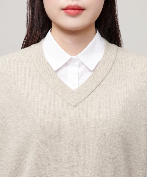 MUSINSA STANDARD WOMAN（ムシンサスタンダードウーマン）の「レディースラムズウールニットベスト[オートミール]（ニット/セーター・レディース・その他・SMALL/MEDIUM/LARGE/X-SMALL）」の4枚目の写真